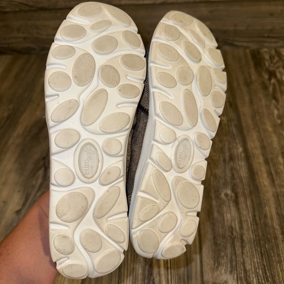 Eurosoft by Söfft Metallic Silver Gray Slip-On Shoes
Comfortable Fall size 6 - Picture 10 of 10